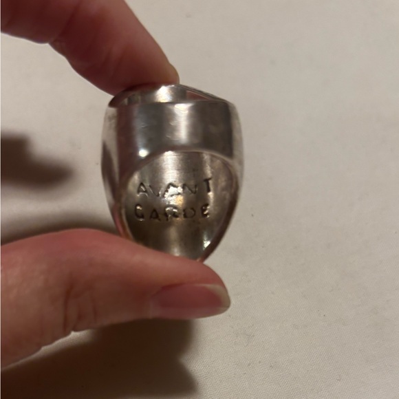 Silver or pewter oxidized ring with a smooth purple/amethyst stone. - Picture 3 of 9